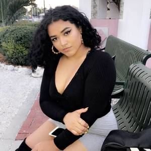 Meet your Posher, Anayelly